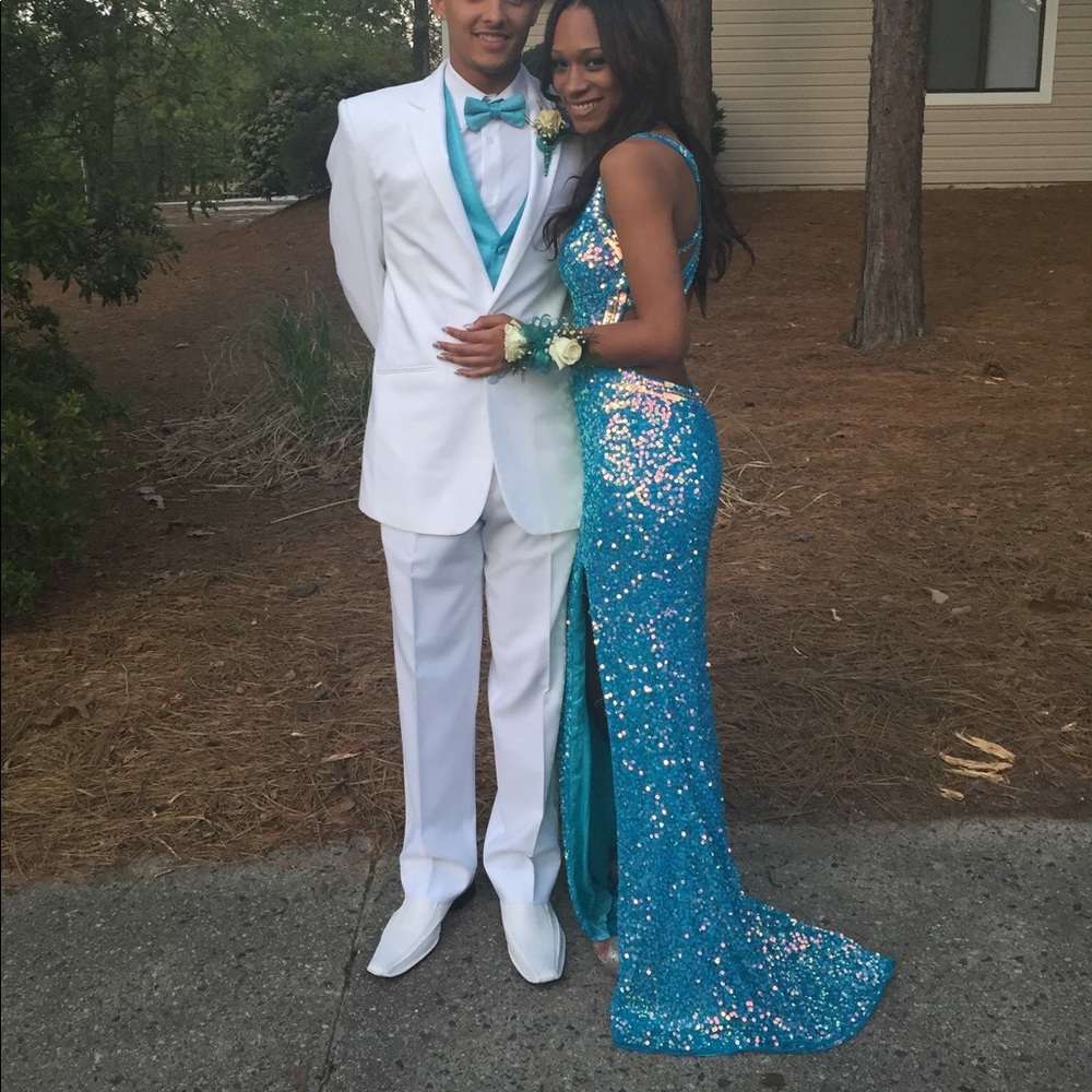 IT'S PROM SEASON!!!!